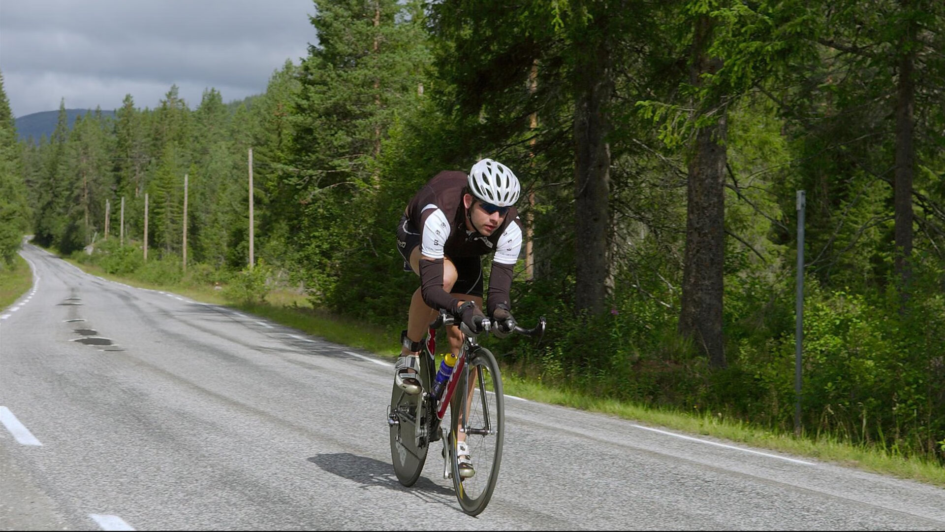 河北队技高一筹，团结取得胜利